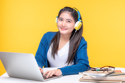 Tăng band điểm IELTS Listening với phương pháp luyện nghe tiếng Anh thụ động